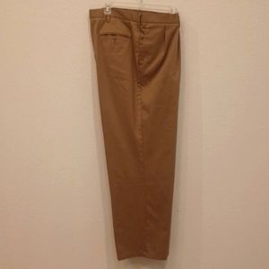 Men's Dockers pants size 42 x 30 color khaki/classic fit
